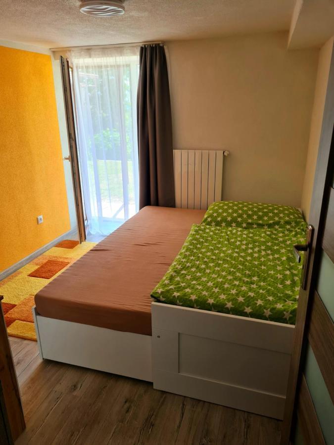 Apartman Pri Kalvarii บันสกา ชีอาว์นีซา ภายนอก รูปภาพ